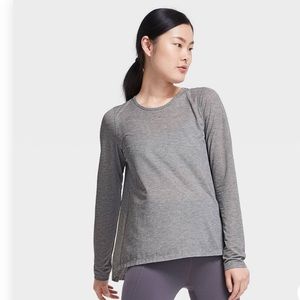 NWT Moisture wicking top